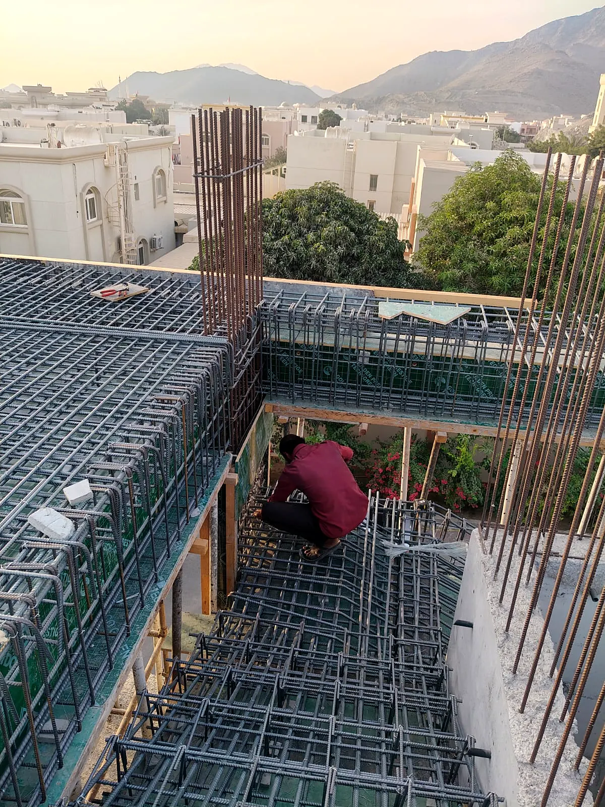 Steel reinforcement for a hollow-block slab being fixed before the concrete pour